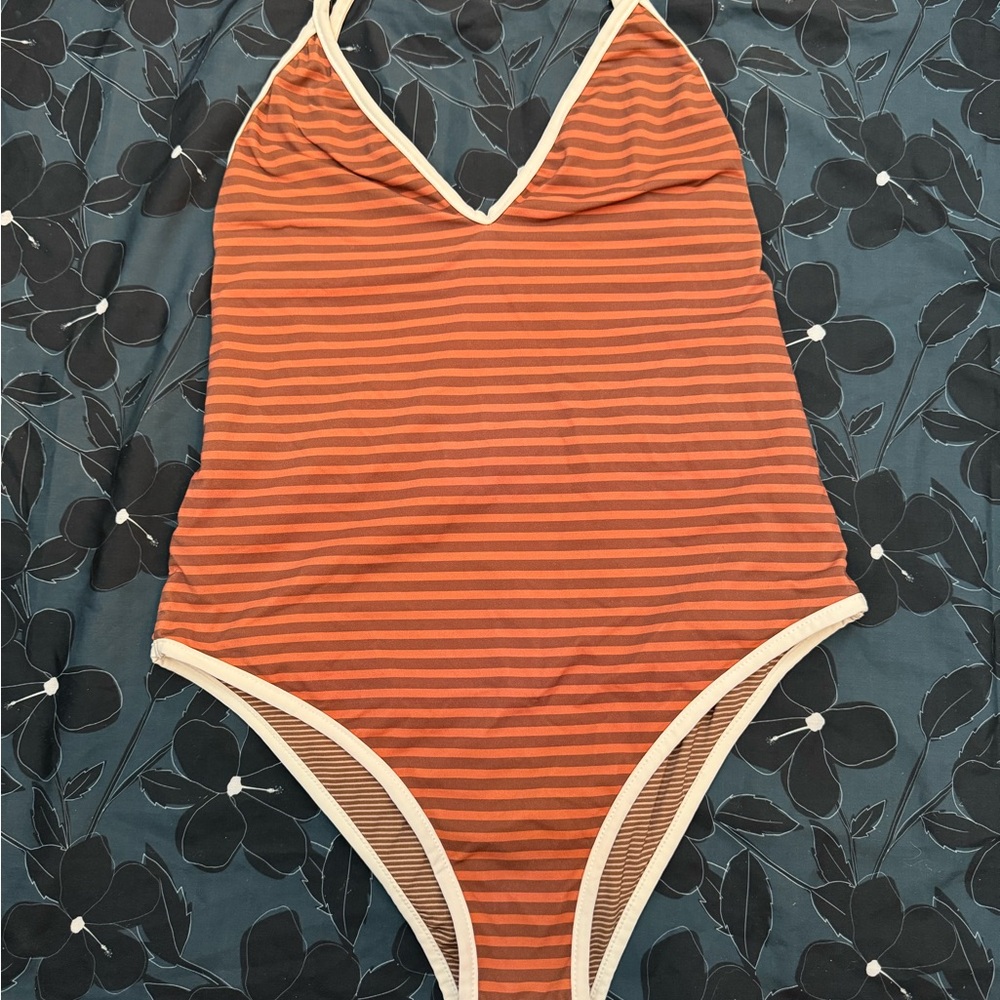 Acacia one piece